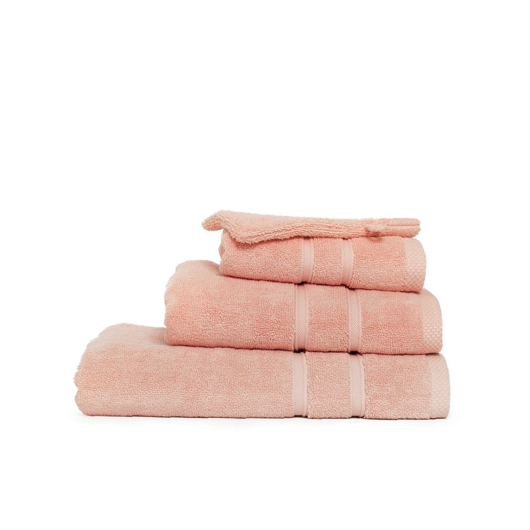 The One Handdoek Ultra Deluxe 70 x 140 cm 675 gr Salmon
