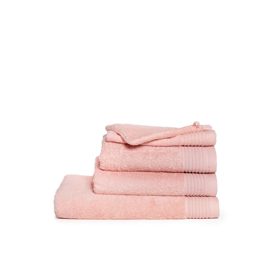 The One Badhanddoek Deluxe 70x140  550 gr Salmon