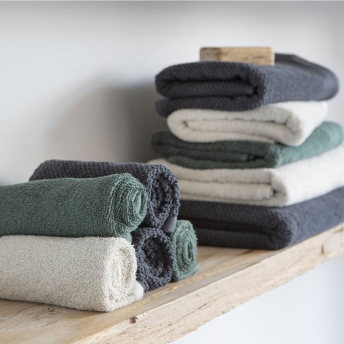 Walra Soft Cotton Gastendoekje 30 x 50 cm 550 gram Legergroen - 2 stuks