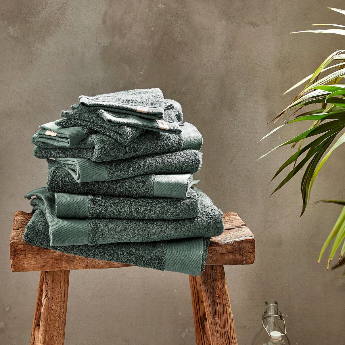 Walra Remade Cotton Handdoeken 70 x 140 cm - 550 gr/m² - Donker Groen - 10 stuks