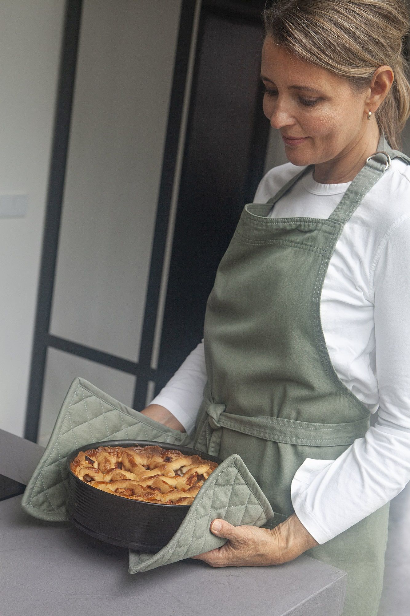 Walra Keukenschort Cook with Happiness Legergroen