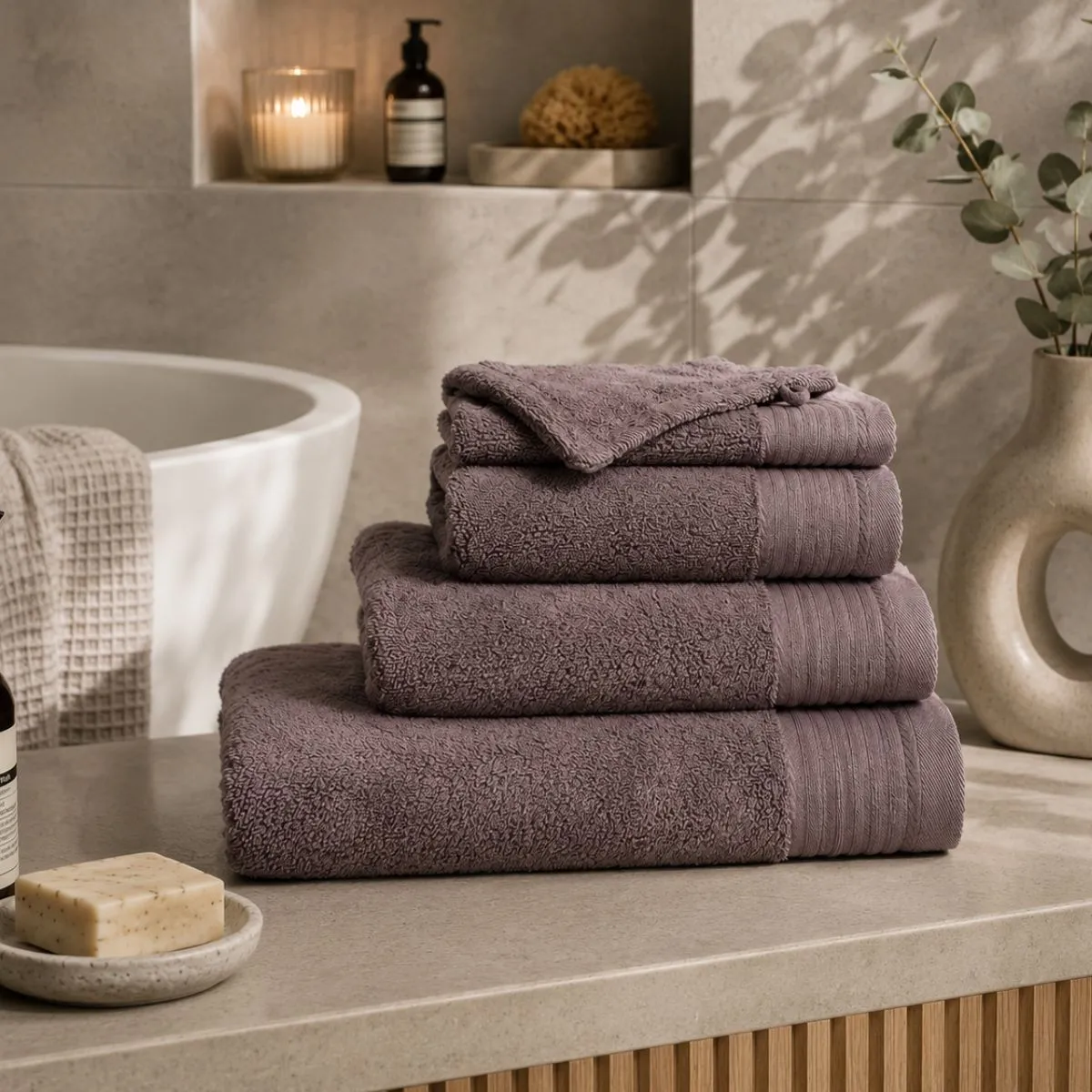 The One Badhanddoek Deluxe 70x140  550 gr Taupe