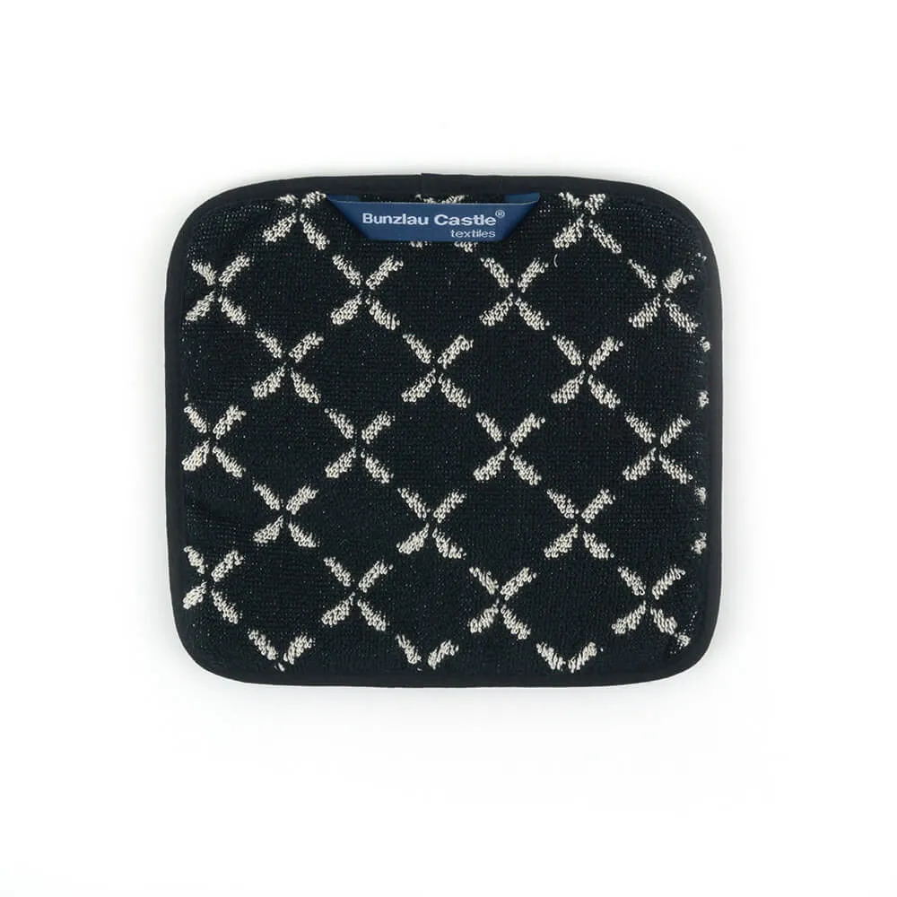 Bunzlau Castle Pannenlap Cows Zwart