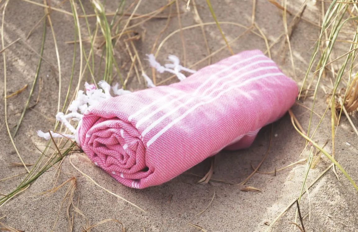 The One Towelling Hamamdoek Magenta/Wit