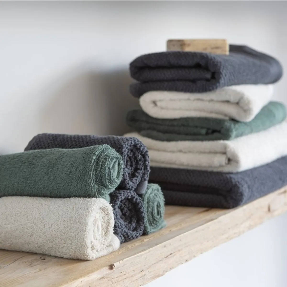 Walra Soft Cotton Gastendoekje 30 x 50 cm 550 gram Legergroen - 2 stuks